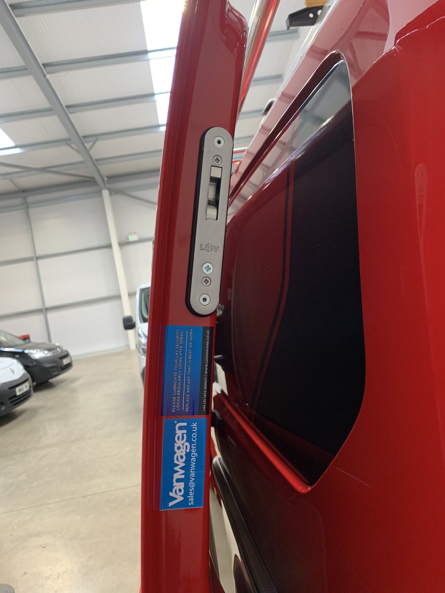 vanwagenuk's tweet image. Ford Custom fitted with L4V hook dead locks in high position on the sliding door and rear door.

This is the bare minimum that any Ford owner should be fitting to their van.

#vancrime #securitylocks #hooklocks #vansecurity
#vanwagen #deadlocks #customercare #letstalk #fordcustom