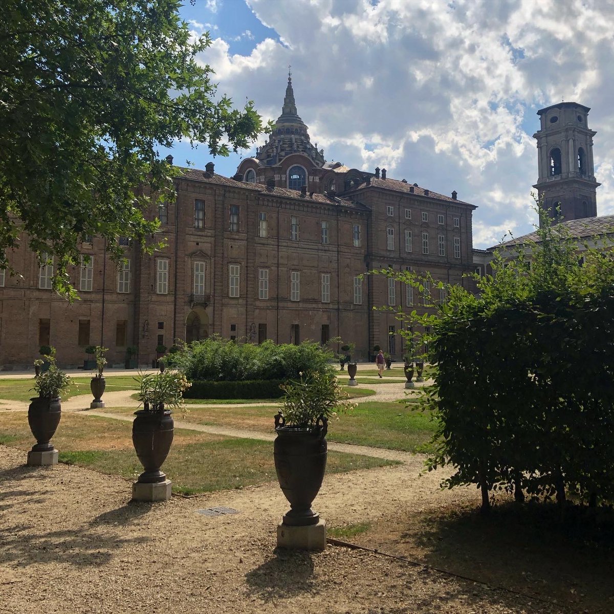 M_Cainer's tweet photo. Looking back at a wonderful weekend with long-time friends in Torino at the beginning of summer !!!
#lookingback #torino #torinocentro #italy #palazzorealetorino #giardinirealitorino #timewithfriends https://t.co/EejSJVb6Jm