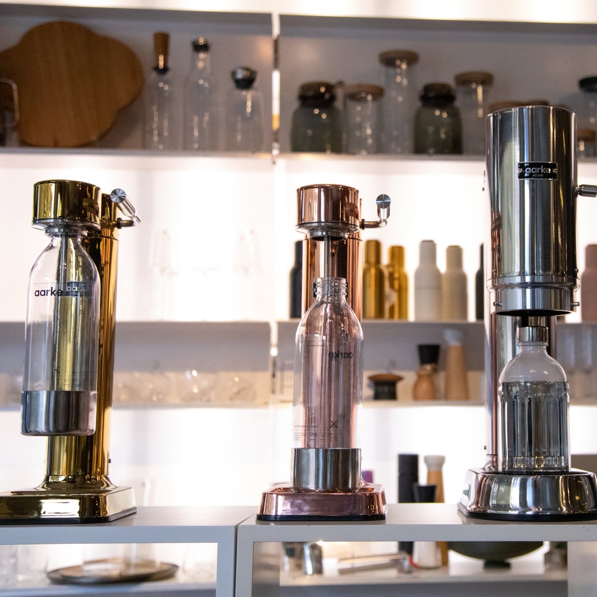 terriwintertop3's tweet photo. New Aarke carbonators with glass bottles in luxury colours on display in our Crows Nest showroom!

#aarke #design #originaldesign #designer #luxury #carbonator #sustainable https://t.co/y5zTQVezRN