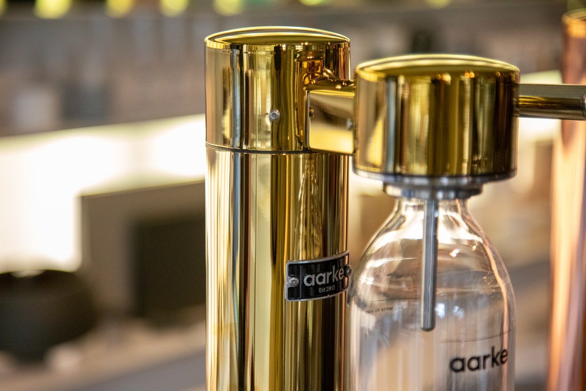 New Aarke carbonators with glass bottles in luxury colours on display in our Crows Nest showroom!

#aarke #design #originaldesign #designer #luxury #carbonator #sustainable