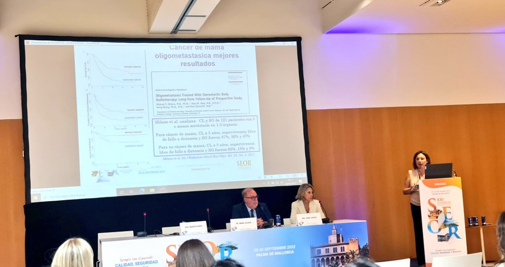 Interesantísima mesa de mama con dos ponentes de alto nivel, las Dras Eraso y García Ríos y moderada por <a href="/Algara_M/">Manuel Algara</a>. Caminamos hacia el hipofraccionamiento, en mama y metástasis. #seor22