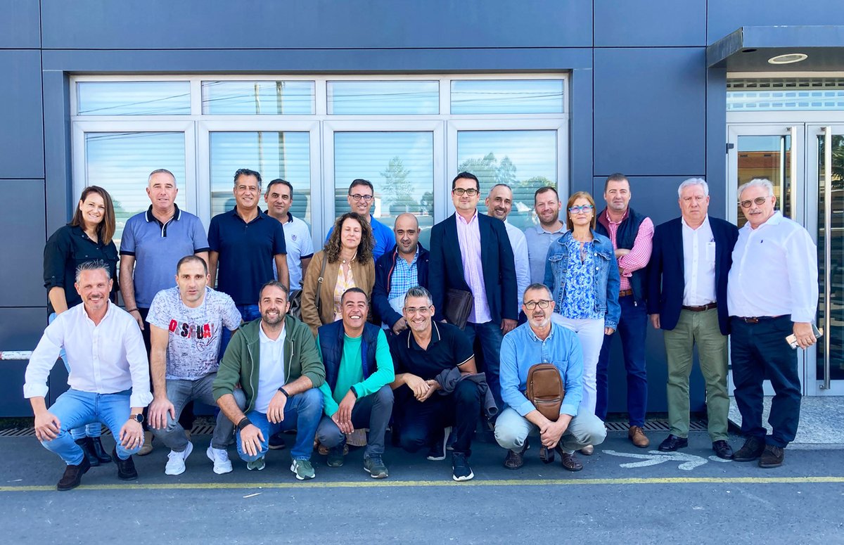 Resumen de la jornada de formación con los compañeros de <a href="/enjoy_motors/">enjoy-motors ®</a> en nuestra sede central.
- 𝘈𝘭𝘦𝘹𝘢, 𝘢𝘣𝘳𝘦 𝘭𝘢𝘴 𝘱𝘦𝘳𝘴𝘪𝘢𝘯𝘢𝘴!
bit.ly/3BIQGbK
#grupoalumisan #alumisan #GALPER #enjoymotors #motorespersianas #persianas #domotica #motorwifi #smartlife
