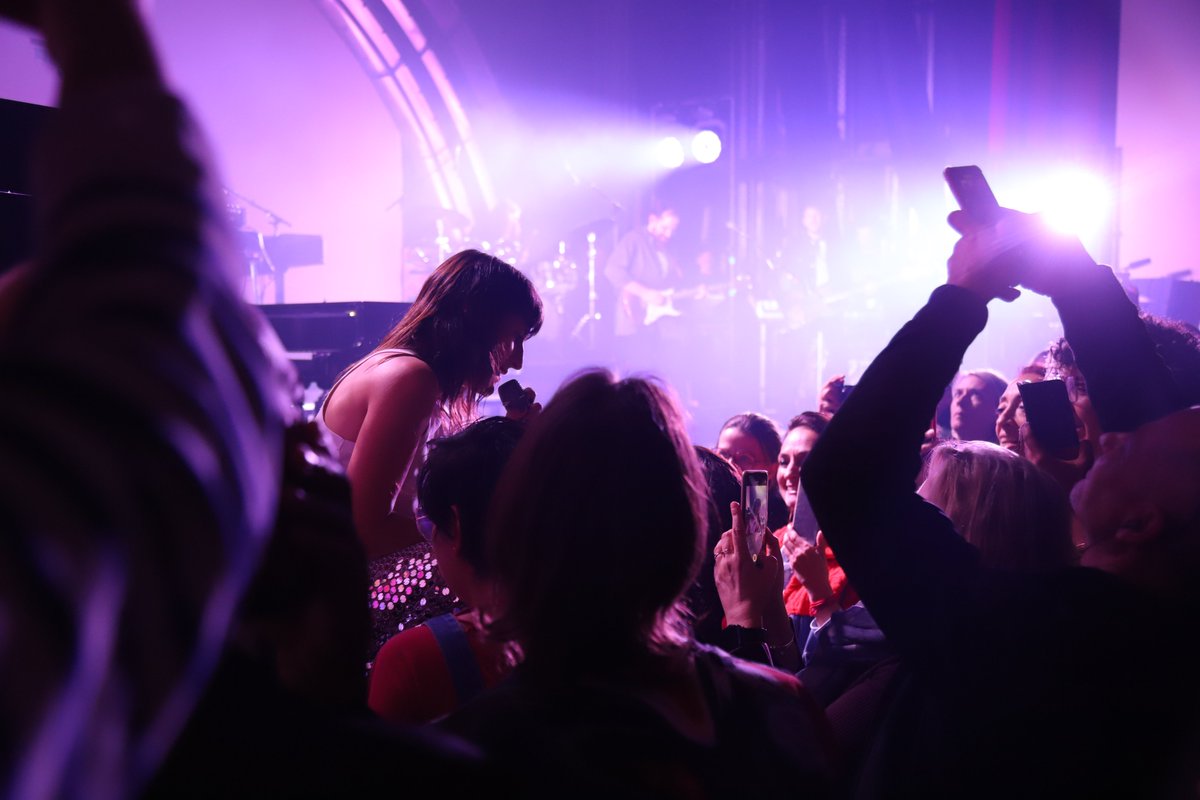 villepoissy's tweet photo. #Concert Pendant plus d’1h30, la scintillante @juliettearmanet a mis le feu au Théâtre de @villepoissy ce mardi 27 septembre à l’occasion du premier concert organisé dans le cadre de L'Estival. Retour en images sur une soirée mémorable ! ✨🎤 https://t.co/ahyruFZ2T1
