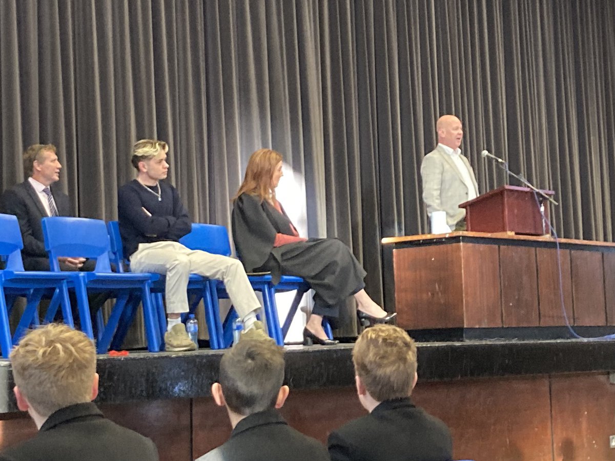 Old Instonians tweet media