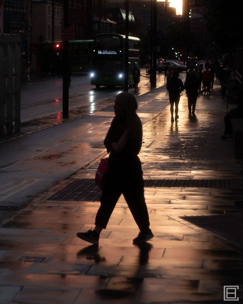 itschrisbanks's tweet photo. Most people chasing their dreams don’t see the bigger picture, they just see the silhouette
📸 Canon M5
⚫️ EF 50mm f/1.8 II
⚪️ Cinesoft Subtle filter
·
·
·
·
#streetphotography #cinematic #cpphotos #streetphotographer #cinematography #spicollective #streetphotographers #len… https://t.co/7VVhzuNi7j