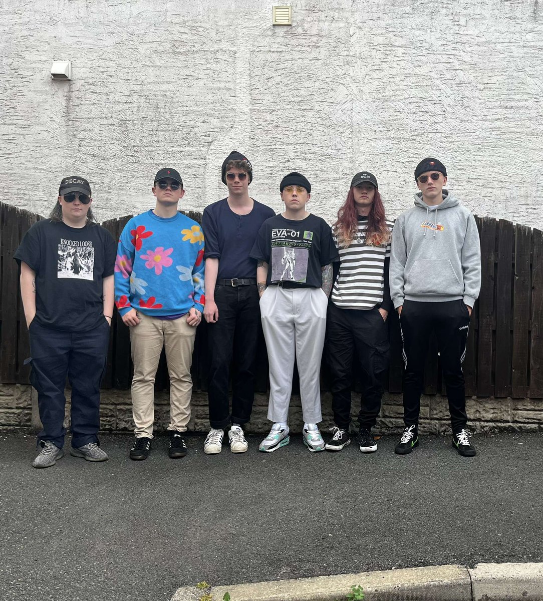 Meet the Band! (Left to right)
Ellis (lead vocals), Fergus (lead guitar and vocals), Rob (bass) ((Connor (produced our upcoming 2nd EP)), Ben (rhythm guitar and backing vocals), Jude (drums)
.
.
.
#metal #metalcore #UKmetal #UKscene #band #rockmusic #metalmusic