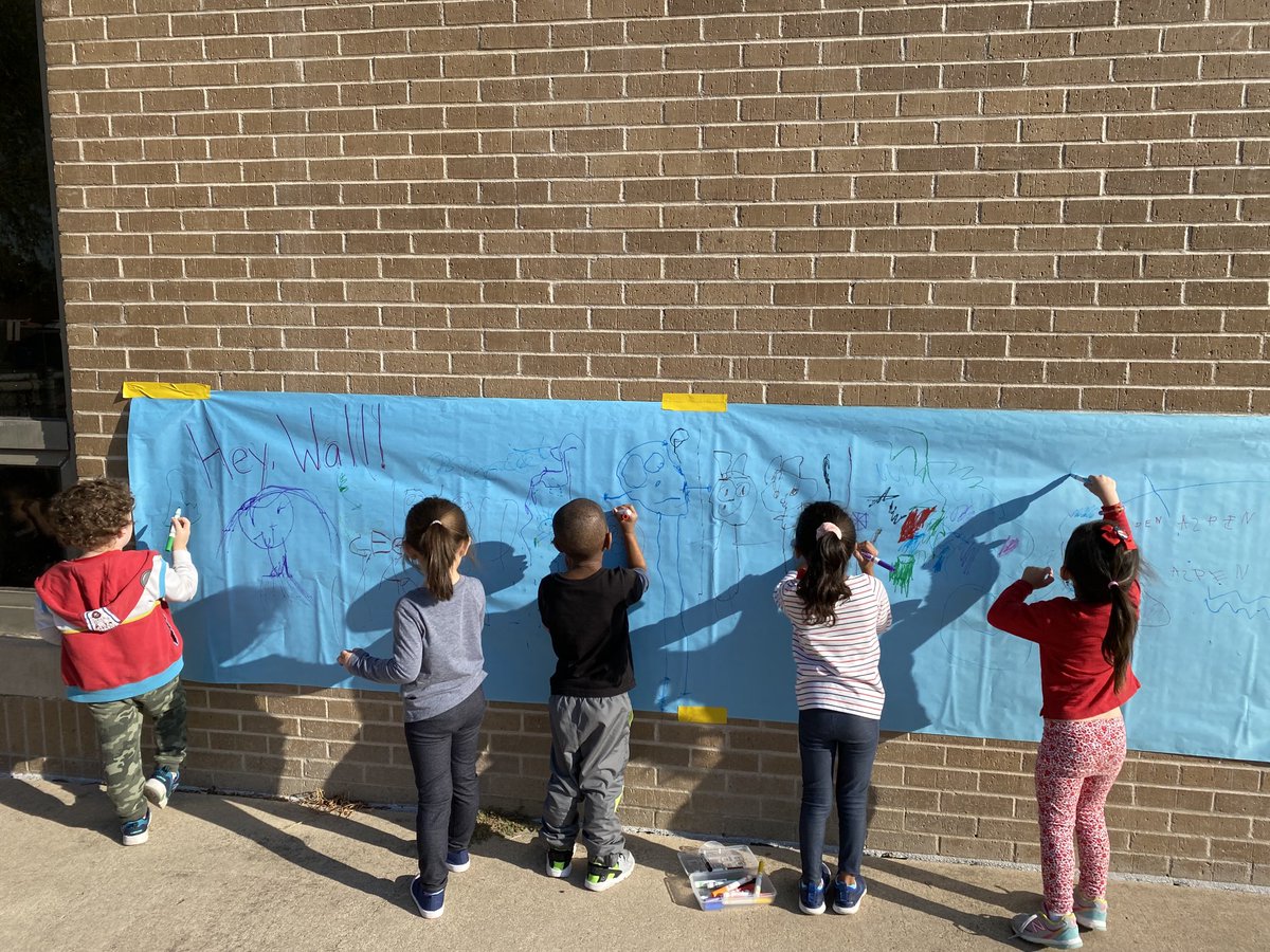 MistyLowe610's tweet photo. After reading Hey, Wall we made our community beautiful by making a mural. #bbopride #lisdprek #onelisd ⁦@BBOwenES⁩ ⁦@mazaGabriela1⁩ @OrangeQueen19 https://t.co/fGxGby7kIP
