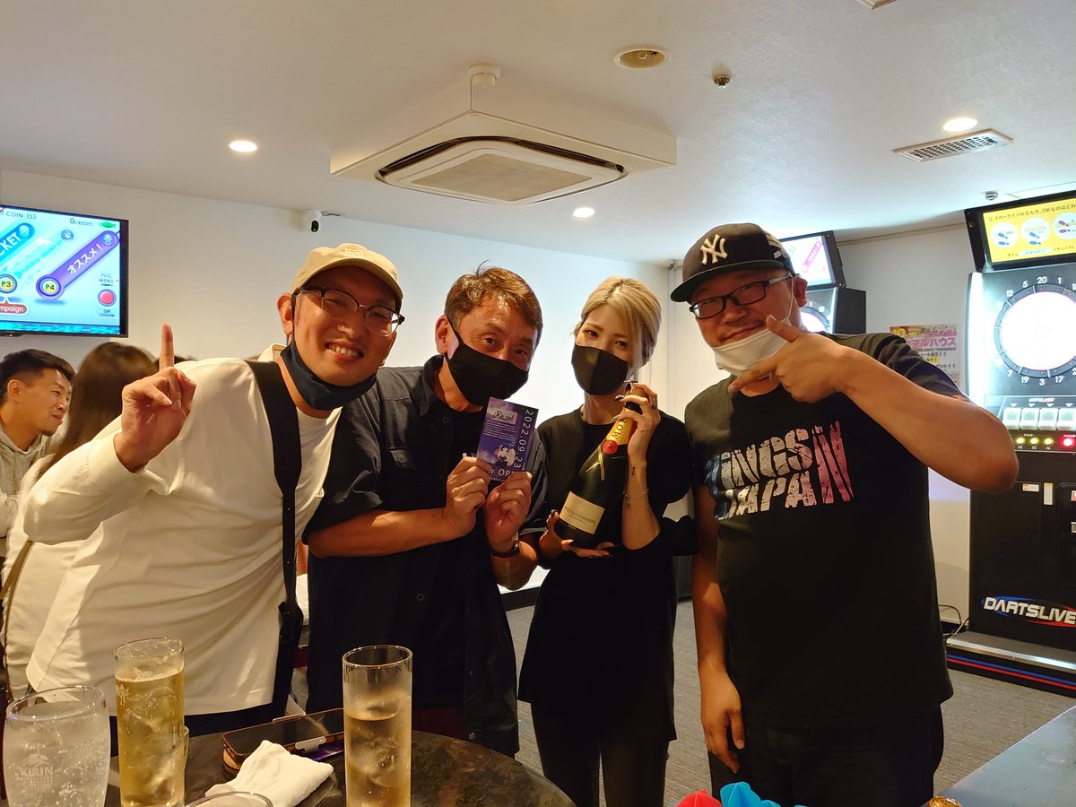 MASUTAKA180's tweet photo. 神戸2店舗目は『Cafe&Dartsbar Ratsel』さんへ!
オーナーのえりなちゃんオープンおめでとう✨✨
#Ratsel
#神戸市 https://t.co/GfW5YPigxv