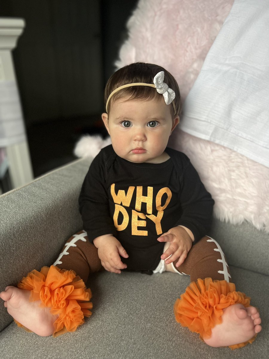AlexTobey's tweet photo. @Bengals let’s get that Win tomorrow! #whodey #babyloveswhodey #bengals #Cincinnati #CincinnatiBengals https://t.co/RbLtVaJU2I