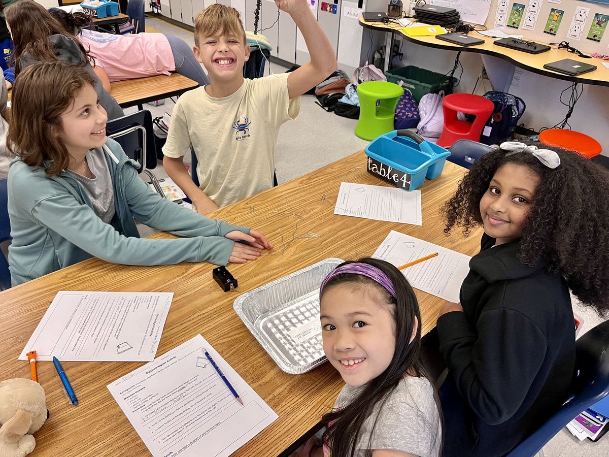 Erika Smith tweet media