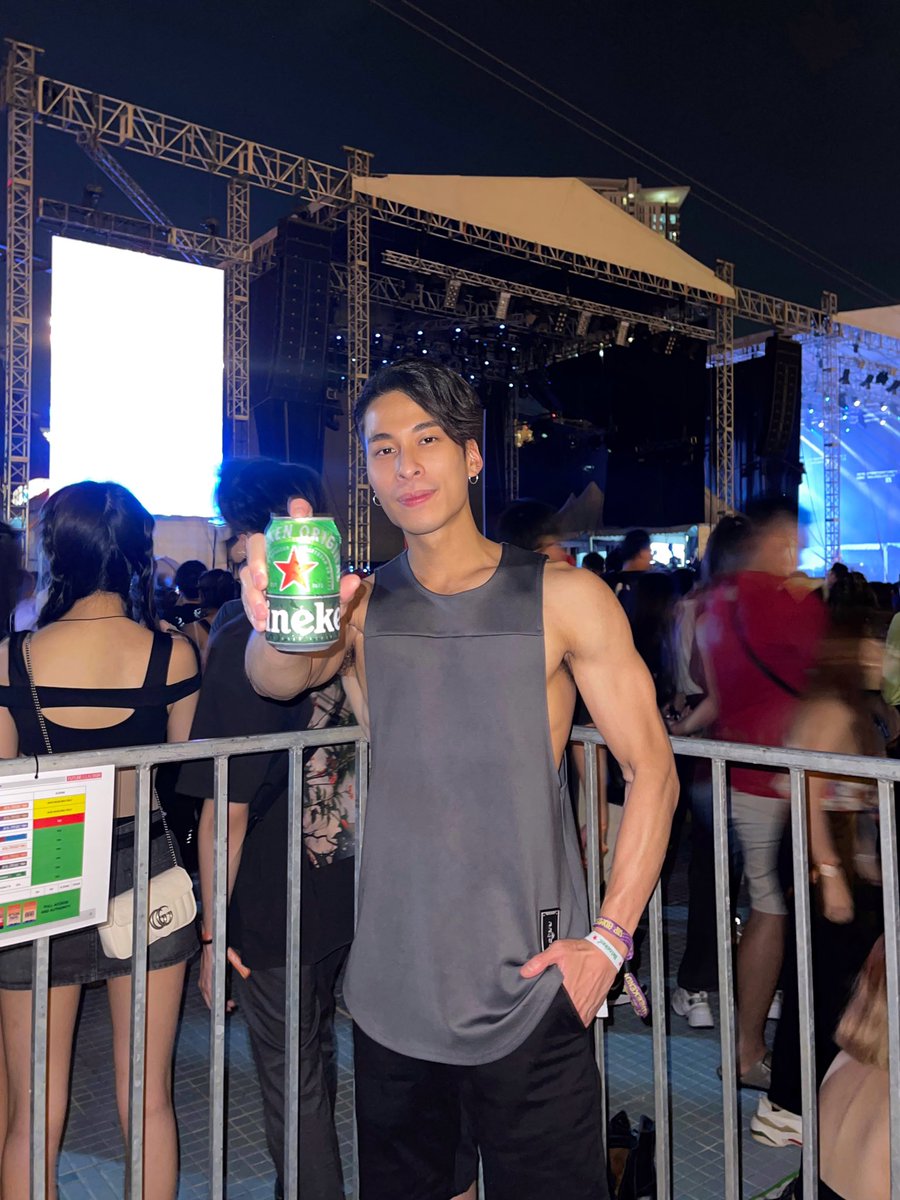 kryzchanwy's tweet photo. Good Vibes Weekender 2022 🇲🇾
Thank amazing performance by @JacksonWang852 

#GVW2022 #HeinekenMY #GoodVibesWeekender #GoodVibesWeekender2022 #JacksonWang #SunwayLagoon https://t.co/XFELurOrwQ