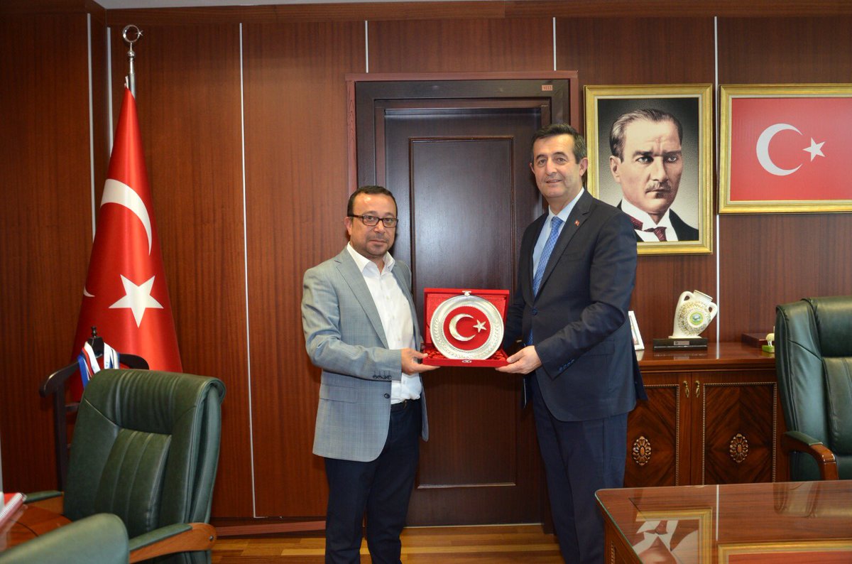 Tarım Reformu Genel Müdürlüğü’ne atanan kıymetli hemşehrimiz,dostumuz Burhan Demirok’u ziyaret ettik..Ev sahipliği için teşekkür ediyor başarılar diliyoruz.. <a href="/DemirokBurhan/">Burhan Demirok</a>