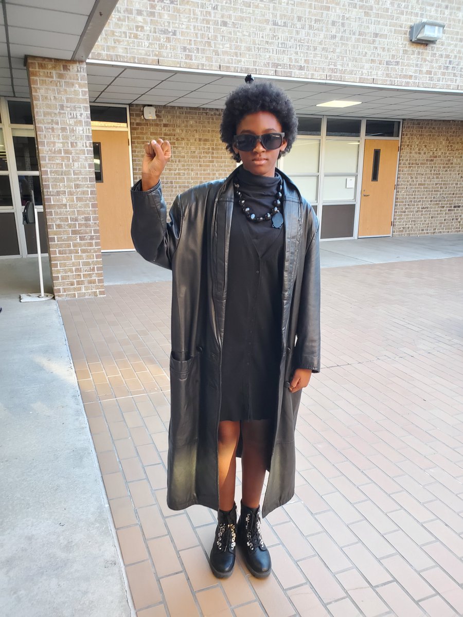 "Can You Dig It!!!!"   A Moment in Time Spirit Week sponsored by <a href="/YWLA_AISD/">Aldine Young Women's Leadership Academy at Parker</a> Student Council. Today we are grooving w/60's attire! ☮️PEACE, MAN! <a href="/ywprep/">Young Women's Prep</a> <a href="/AldineISD/">Aldine ISD</a> <a href="/lmamerson/">LaTonia Amerson, Ed.D.</a> <a href="/drgoffney/">Dr. LaTonya M. Goffney</a>