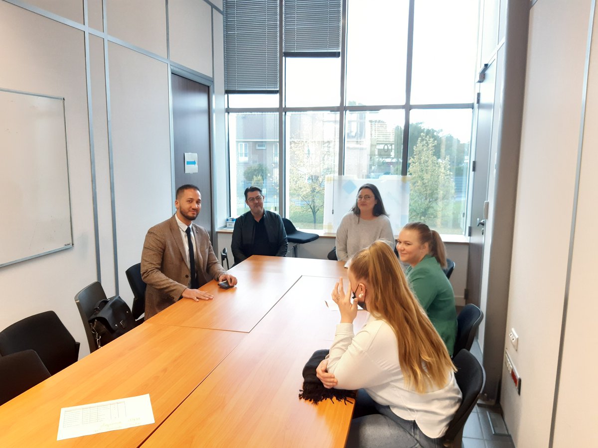 HAMEDI MEHDI (@hamediomehdi) on Twitter photo 📢Recrutement ce jour d'Agent Immobilier (H/F) à #PoleEmploi #Hem, avec la venue de <a href="/Logenord/">LOGÉNORD</a>, qui a eu un véritable coup de❤️pour notre agence.......celle-ci n'est ni à vendre ni à louer, mais à disposition pour recruter😉<a href="/peixoto_pro/">Karine PEIXOTO</a> <a href="/ElodiecarlierPE/">Elodie Carlier</a> <a href="/MEROUANEMoham19/">MEROUANE Mohamed</a> 📢Recrutement ce jour d'Agent Immobilier (H/F) à #PoleEmploi #Hem, avec la venue de <a href="/Logenord/">LOGÉNORD</a>, qui a eu un véritable coup de❤️pour notre agence.......celle-ci n'est ni à vendre ni à louer, mais à disposition pour recruter😉<a href="/peixoto_pro/">Karine PEIXOTO</a> <a href="/ElodiecarlierPE/">Elodie Carlier</a> <a href="/MEROUANEMoham19/">MEROUANE Mohamed</a>