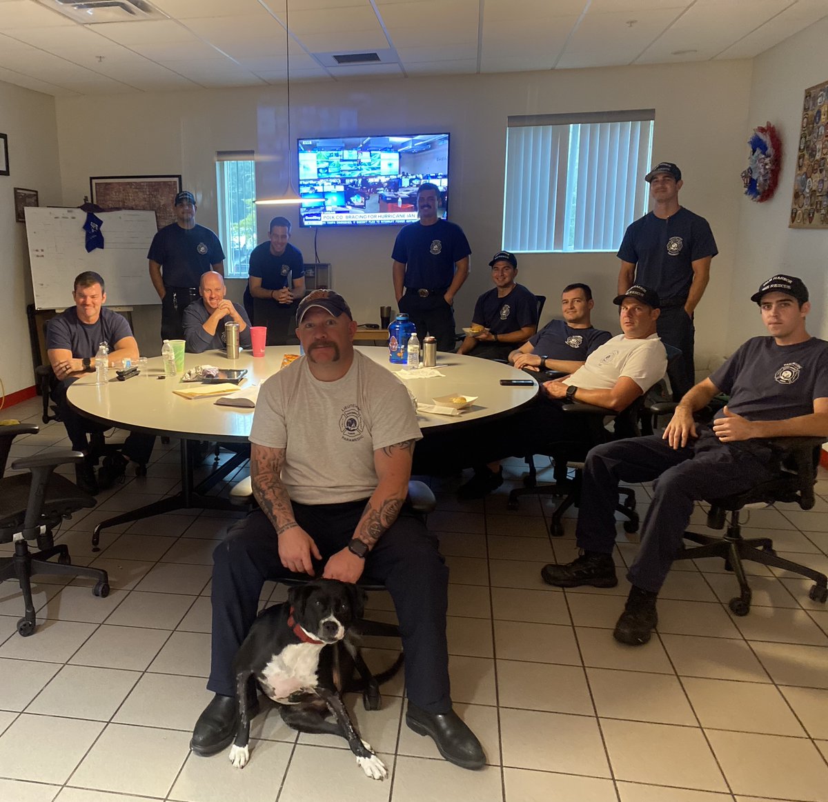 PalmHarborFR's tweet photo. Our crews are ready to go. When wind speed exceeds 40 miles per hour emergency crews cannot respond. 
Questions about Hurricane Ian?  The County information Center is open 727-464-4333.  
9-1-1 is for EMERGENCIES ONLY! https://t.co/ByWWPPNfFM