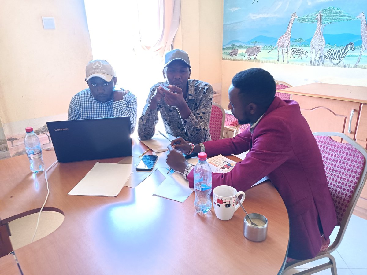 naretintoiye's tweet photo. Capacity building of the Eng'ape Technical Working Group on their roles as a TWG focusing on Naret's Thematic areas. While leveraging on education as the main tool for transformation.
#EndFGM
#EndSGBV
#StopEarlyMarriages
#StopTeengaePregnancies
@Amref_Kenya @Power2YouthKe https://t.co/BJAAOBPSYG