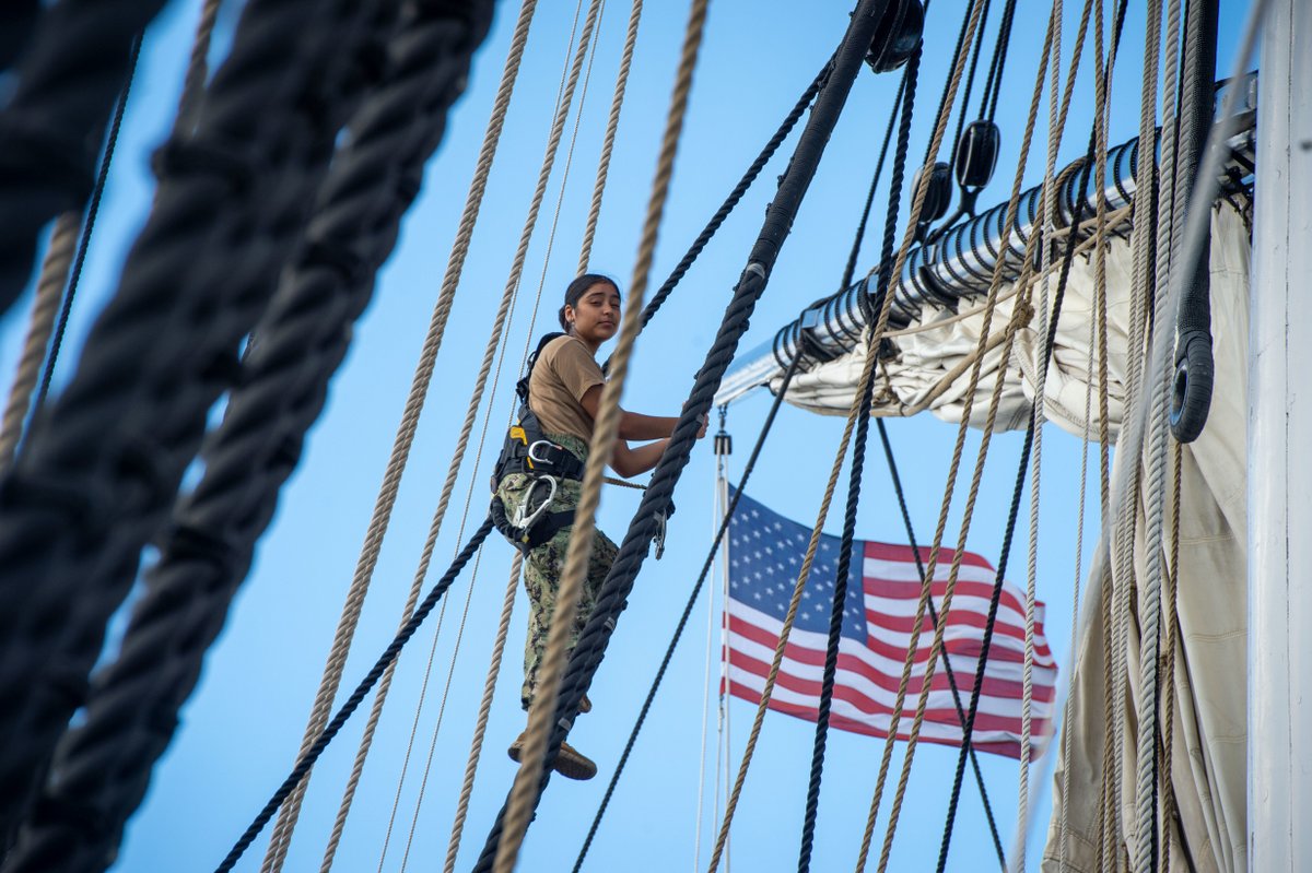 USNavy's tweet photo. #USNavy photos of the day:
1️⃣ #VFA143 flies over the #AdriaticSea
2️⃣ #USSLeyteGulf (CG 55) conduct a live-fire exercise.
3️⃣ Seaman Raquel Figueroa climbs @USSConstitution
4️⃣ #USSZumwalt DDG 1000 arrives at CFAY
VIEW the U.S. Navy photo gallery here: https://t.co/p0ZSVbUhnQ https://t.co/oYwiFWioUA