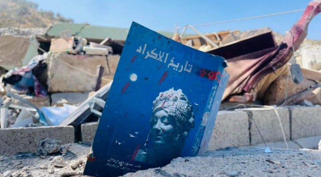 مێژووی ئەم میللەتە بە خوێن نووسراوەتەوە
خوێن لە پێناو ژیان
خوێن لە پێناو ئازادی
خوێن لە پێناو مانەوە
#Kurdistan