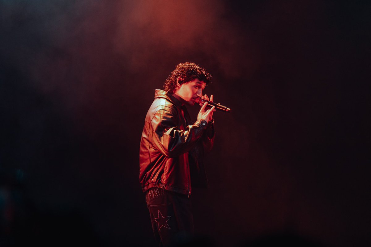 MatijaSmojver's tweet photo. @jeremyzucker kicked off his first-ever tour in Australia last night in Perth 🤘🏻

What a incredible performance!

#music #photographer #perth #Australia https://t.co/ZkgjWd1AI4