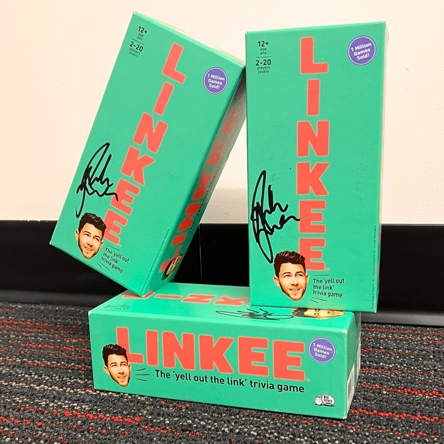 bigpotatogames's tweet photo. RT for the chance to win 1 of 3 copies of our yell out the link trivia game, Linkee - signed by @NickJonas!  

https://t.co/koHu1kavvv https://t.co/5lV19oeL3r