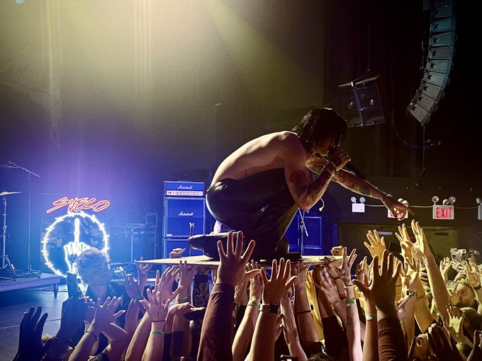 Offwhitetreseis’s pics and videos