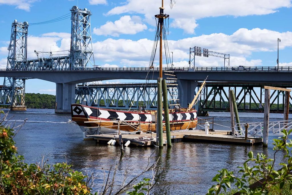 Route1V's tweet photo. "The Virginia was the first English ocean-going ship built in the Americas." Follow link for full view. https://t.co/EV7BUu1yLJ
Matt Lambros
#usroute1 #route1views #routeone #route1love #explore #trip #bathmaine #maine #americasfirstship #ship #history #learn https://t.co/IQvBJ8CyFv