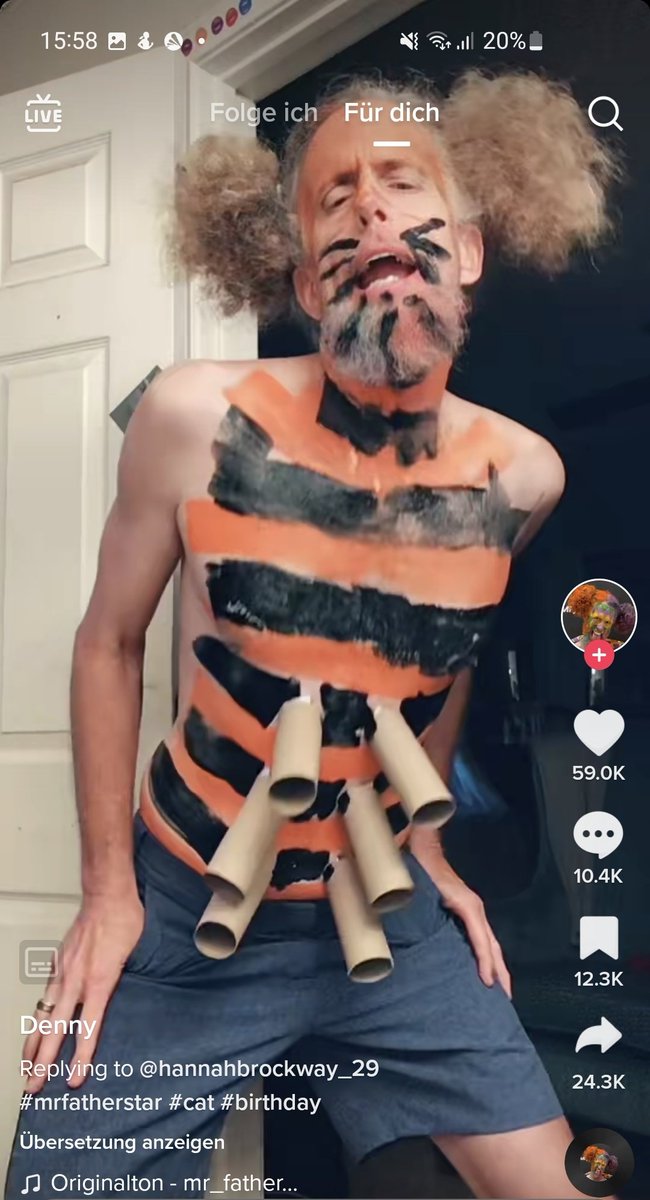 me_kc_'s tweet photo. Das war dann auch der Punkt, an dem ich durch mit TikTok war. Er Miaut übrigens Happy Birthday https://t.co/TLtBsdhHdK