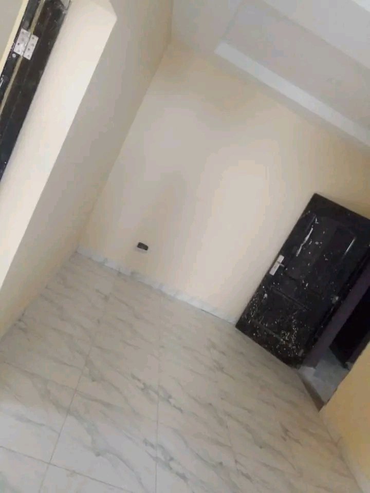 TO LET
Brand New 1 bedroom by news engineering company LTD
Location: Dawaki Extension
Rent: 1.3m
Caution: 150k
A/L 15%
 
08087526062