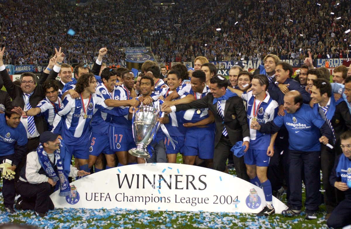 ChampionsLeague's tweet photo. Happy 129th birthday, Porto! 🔵⚪️

Parabéns a todos os Dragões 🥳

#HBD || #UCL https://t.co/bPlv7GpxJL