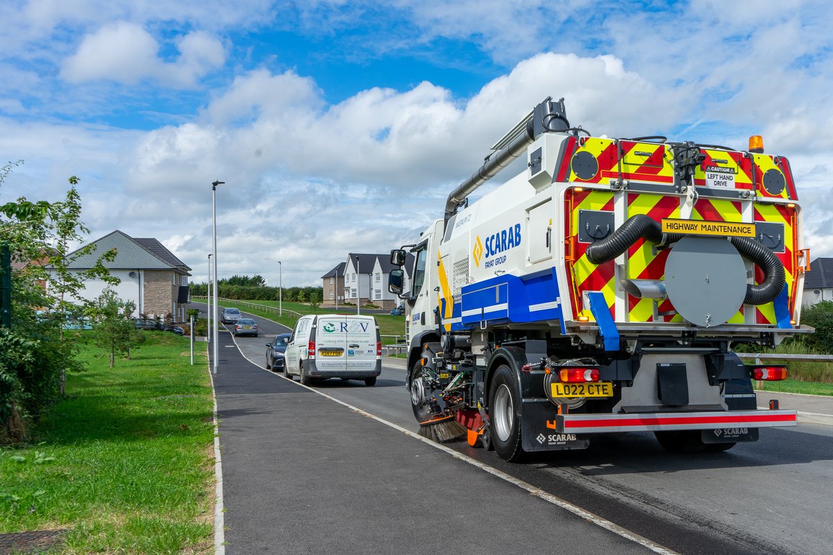 𝗕𝗶𝗴 𝗼𝗻 𝗰𝗮𝗽𝗮𝗰𝗶𝘁𝘆, 𝗯𝗶𝗴 𝗼𝗻 𝗽𝗲𝗿𝗳𝗼𝗿𝗺𝗮𝗻𝗰𝗲! 💥 The Magnum 72 has been designed to deliver powerful cleansing results in municipal, construction and road maintenance settings: lnkd.in/gUdAbDF

#ScarabSweepers #LeaveNothingBehind