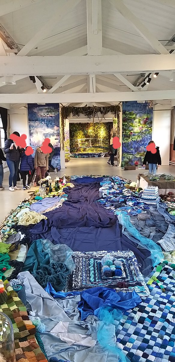 ecole_rai's tweet photo. Cette semaine, l'école de Rai se rend à la manufacture Bohin pour visiter l'exposition "Jardin Magique", en référence au jardin de Giverny de Claude Monet. Une approche culturelle de notre thème annuel "Vivre en Normandie" https://t.co/r2ymDI189d