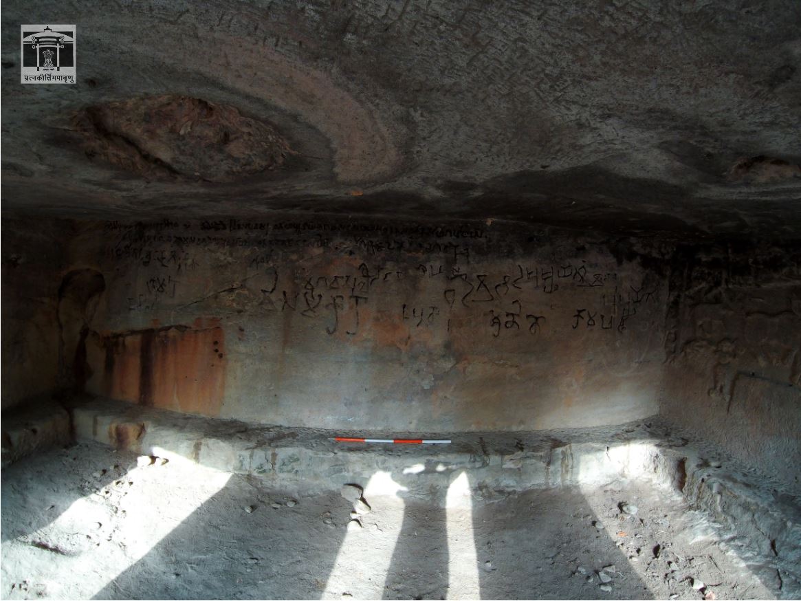 ASIGoI's tweet image. In Bandhavgarh Forest Reserve, remarkable archaeological remains unraveled by @ASIGoI. In an exploration 26 temples, 26 caves, 2 monasteries, 2 votive stupas, 24 inscriptions, 46 sculptures, other scattered remains &amp;amp; 19 water structure are recorded. (1/3)