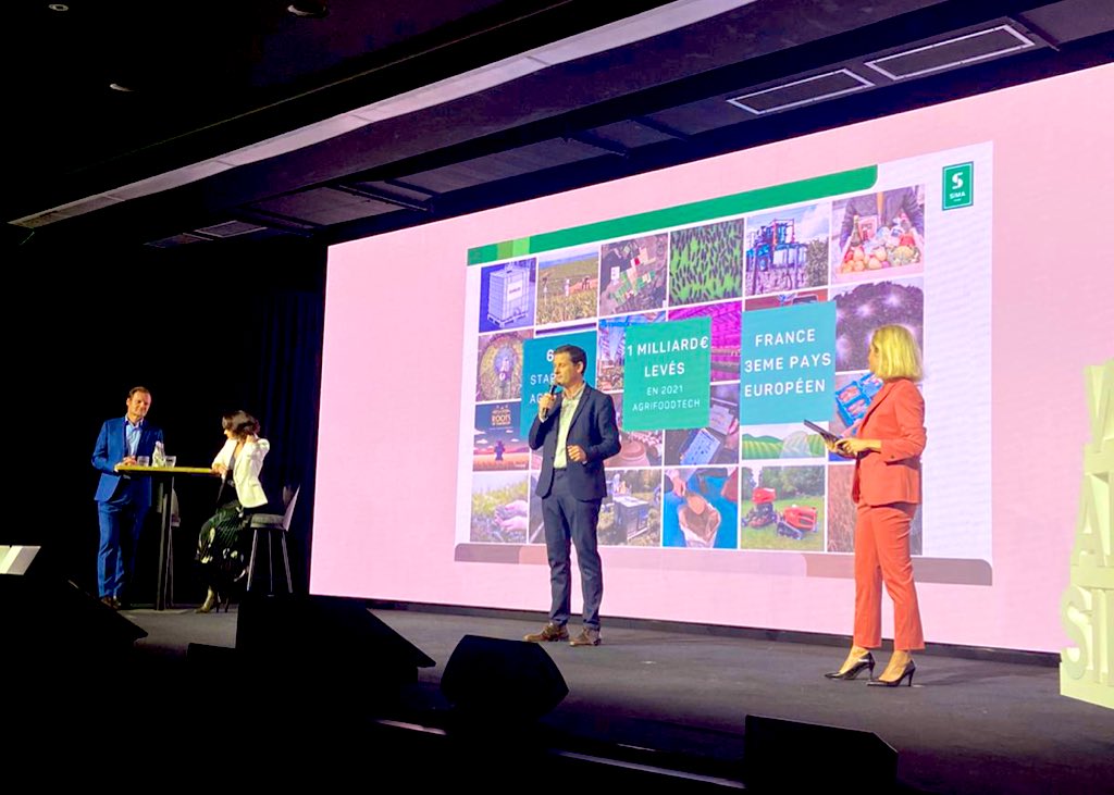 DorotheeKristy's tweet photo. ⏰ j-38 avant le @sima_paris 2022 !
Un centenaire fêté du 6 au 10 nov.
Ravie d'avoir animé le #SimaPressDay en donnant la parole à @AlfanoIsabelle et Frédéric Martin @AxemaFR et @jerlr . #innovation #technologie #agriculturedurable 🚜
@comexposium @LauraSanchez988 https://t.co/lnDQGKKUAd