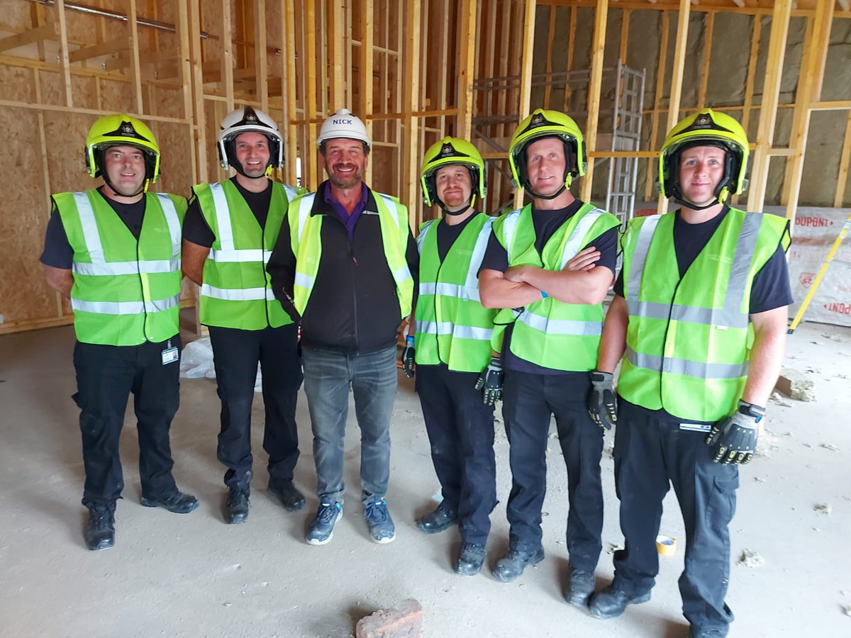 WYFRS's tweet image. A team of our Firefighters at WYFRS have been rolling up their sleeves to help BBC’s DIY SOS with one of their biggest challenges for Children in Need..

Read more 👉 ow.ly/mO4i50KVBns

@getawaygirlslds