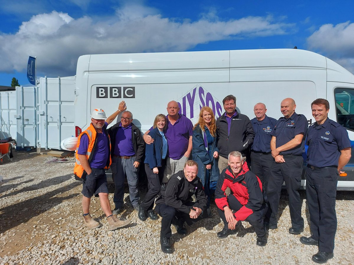 WYFRS's tweet image. A team of our Firefighters at WYFRS have been rolling up their sleeves to help BBC’s DIY SOS with one of their biggest challenges for Children in Need..

Read more 👉 ow.ly/mO4i50KVBns

@getawaygirlslds