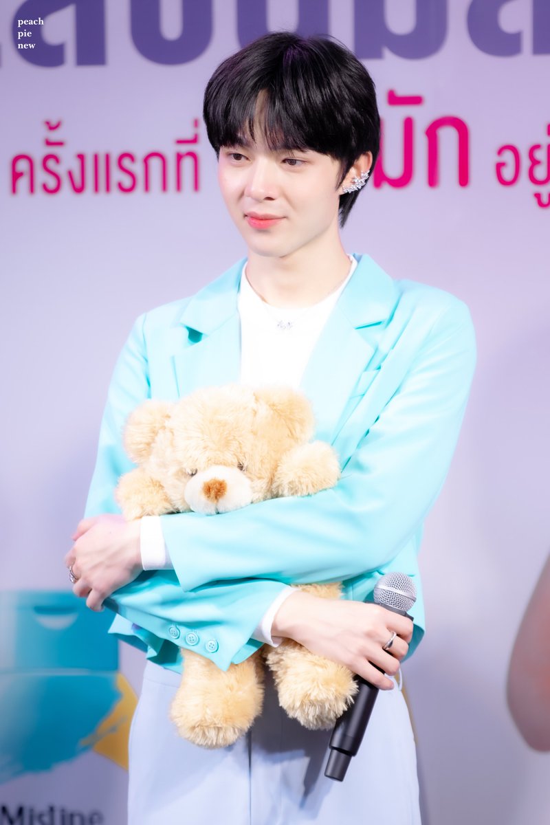 peachpienew's tweet photo. 220928 / 🧸🎀✨🤍

#LotionMistinexZeeNunew_OnTour
#NuNew #NanaNu 
#ซนซน #ZeeNuNew https://t.co/JiGt7PyoM9