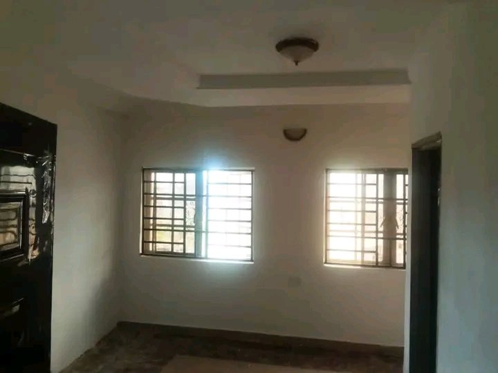 TO LET
Clean 1bedroom apartment strategically located inside a beautiful Estate
Location: FHA , lugbe
Rent: 850k
A/L 15%
Inspection fee applies
08087526062