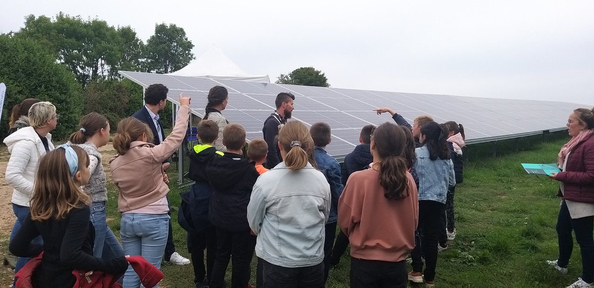 ecole_rai's tweet photo. Vendredi les élèves de CM2 ont eu la chance d'être invités à l'inauguration de la centrale solaire de Rai. Ils ont été accueillis par l'entreprise Quenea qui leur a fait visiter le site. Un moment d'échange intéressant où les élèves ont réinvesti ce qu'ils ont appris en sciences https://t.co/FTXSHCQI82