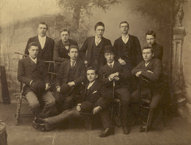 Donderdag 6 oktober lezing 'Leven en werk van Nanne Ottema'. Antoon Ott leverde onlangs zijn proefschrift af met als titel 'Verzameldrift. Biografie van Nanne Ottema (1874-1955)'. 20:00 uur HCL, deelname via historischcentrum@leeuwarden.nl gratis toegang.