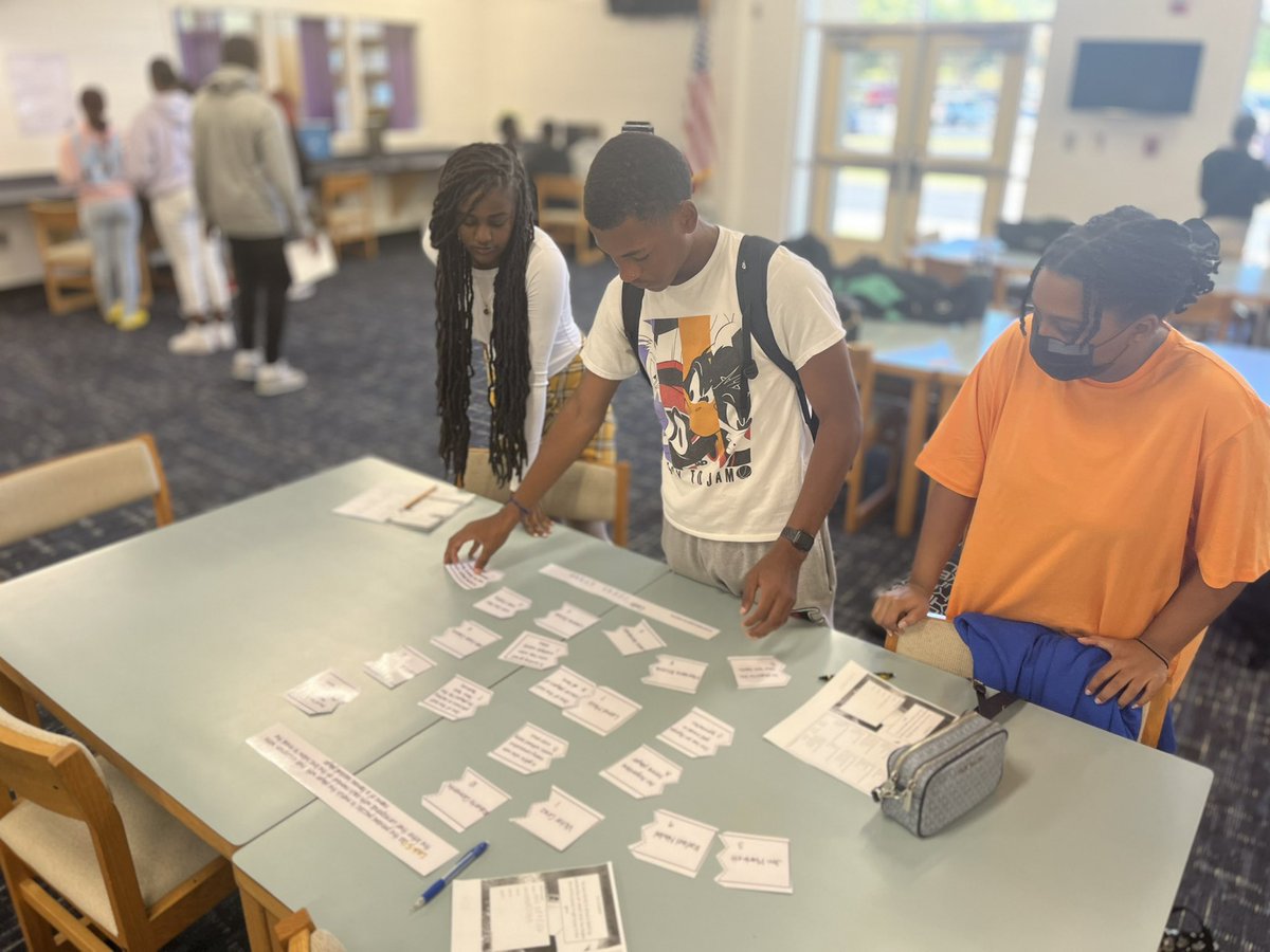 ShainaEducates's tweet photo. Celebrating Hispanic Heritage Month @LHS_HCS with 2 Escape Rooms! Check out our scholars in action! @bhardnett12 @HenryCountyBOE
#LearningInTheLue #TheLuellaWay https://t.co/ESdaECO53d