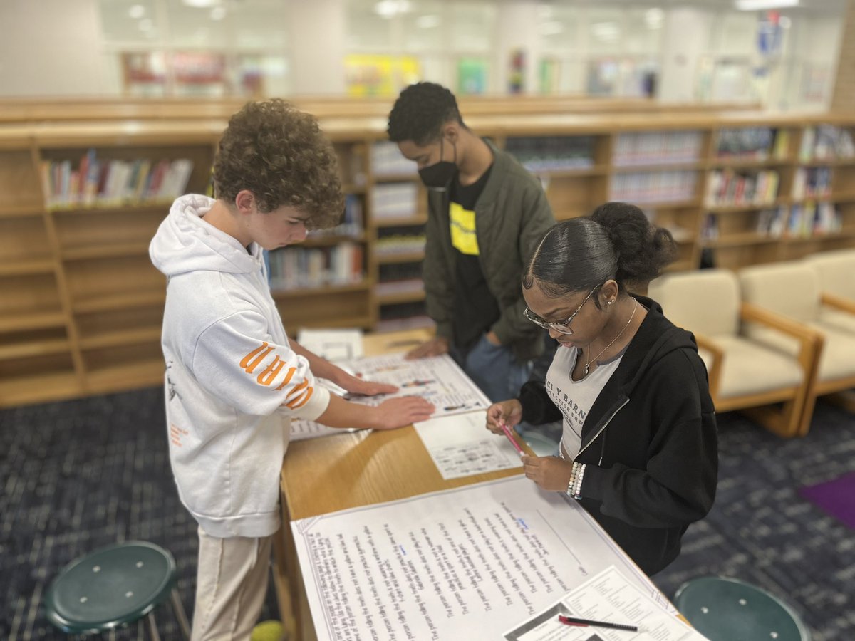 ShainaEducates's tweet photo. Celebrating Hispanic Heritage Month @LHS_HCS with 2 Escape Rooms! Check out our scholars in action! @bhardnett12 @HenryCountyBOE
#LearningInTheLue #TheLuellaWay https://t.co/ESdaECO53d