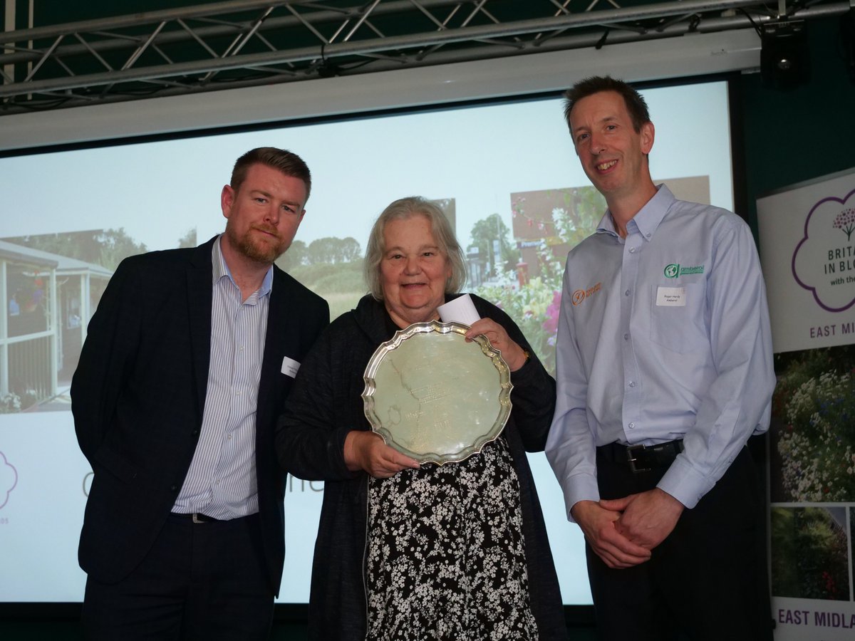 amberolUK's tweet photo. Best Urban Community Evington in Bloom, 2/3 #EastMidlandsinBloom #EastMidlands #BloomGroups #BritainInBloom #awardsceremony #OurBloom #awards2022 #Evington https://t.co/z83mO2T1Kd