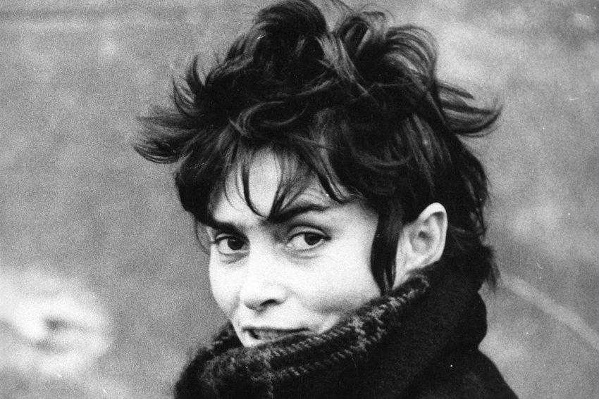 VIFFF_ch's tweet photo. Le VIFFF dédie un focus à la réalisatrice Věra Chytilová (1929–2014), figure majeure de la Nouvelle Vague tchèque. Son œuvre engagée, féministe et anarchiste se caractérise par un style joyeux, mélangeant réalisme et surréalisme, ainsi que par l’emploi d’un humour acerbe. https://t.co/ywynjoIJjh