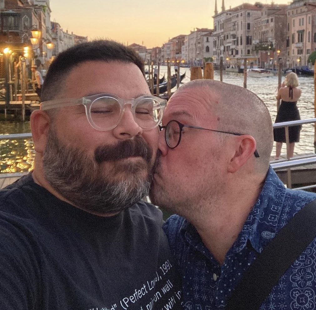 growlbears's tweet photo. One surprise kiss from you my love makes every day perfect 😘😘😍😍🥰🥰❤️❤️🐻🐻 #gay #gaylife #pride #gaypride #gaypride2022 #gaypride22 #gayhappiness #gaytwitter #loveislove https://t.co/iEEeOwjkcc