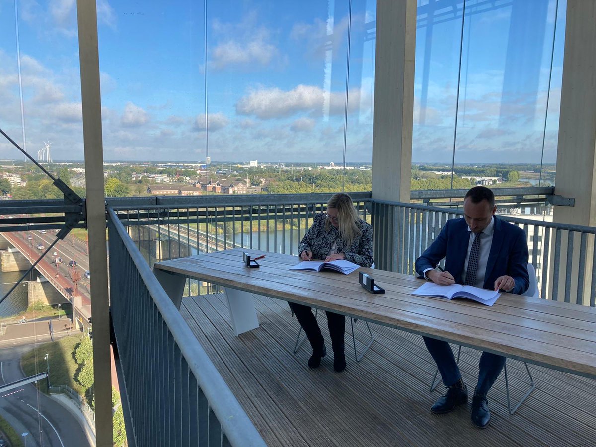 De ⁦<a href="/gemeentevenlo/">Gemeente Venlo</a>⁩ ontvangt een subsidie van 3 miljoen euro van ⁦<a href="/limburg/">Provincie Limburg</a>⁩ voor de versnelde realisatie van 500 woningen in het het Kazerne Kwartier. ⁦<a href="/tom_verhaegh/">Tom Verhaegh</a>⁩ ⁦<a href="/LiaRoefs/">Lia Roefs</a>⁩ 🏠 🏡 🚧🛠🏗