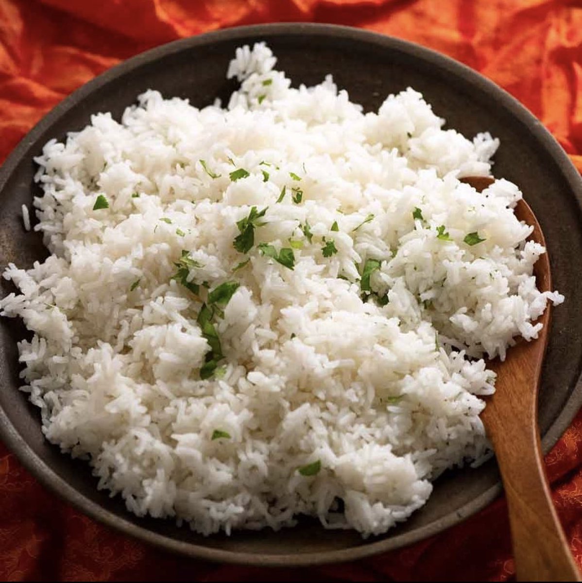 Make Chipotle’s copycat cliantro lime rice at home using our Weldon Jasmine or Basmati rice! 🌾🍚