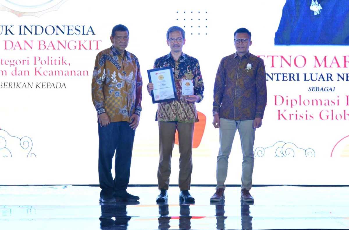 Selamat kepada Menlu RI atas penghargaan Rakyat Merdeka Award 2022 sebagai Tokoh Diplomasi Pemulihan Krisis Global (28/9).