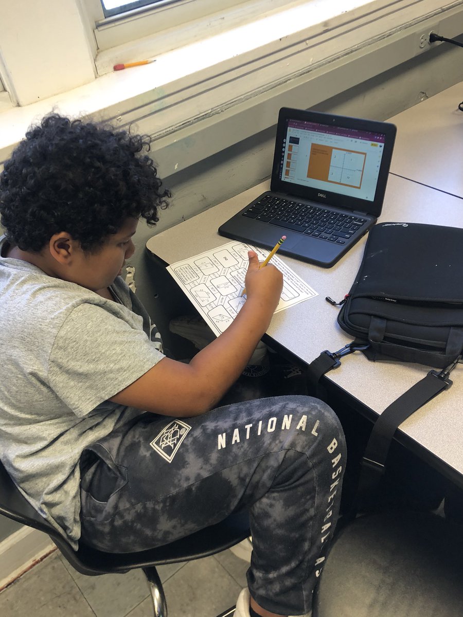 bayleenowlin's tweet photo. 6th grade is spending time reviewing for their Unit 1 Math Test! #fmsteach https://t.co/qPEIKQnGtg