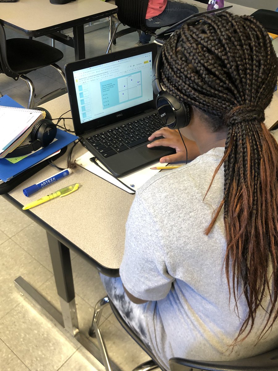 bayleenowlin's tweet photo. 6th grade is spending time reviewing for their Unit 1 Math Test! #fmsteach https://t.co/qPEIKQnGtg