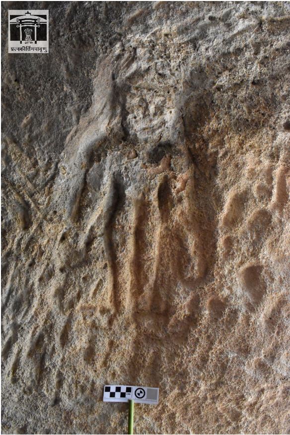 ASIGoI's tweet photo. The time period of the findings covered the reigns of the kings Shri Bhimsena, Maharaja Pothasiri, Maharaja Bhattadeva. Places deciphered in the inscriptions are Kaushami, Mathura, Pavata (Parvata), Vejabharada and Sapatanaairikaa. (2/3) https://t.co/DkrGNRx0Ql